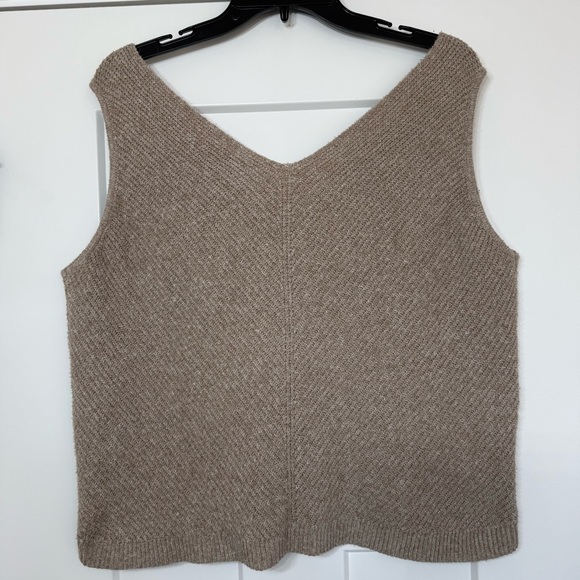 LANE BRYANT SUPER SOFT SLEEVELESS TOP/SWEATER. Camel Color size 18/20 - Picture 2 of 9